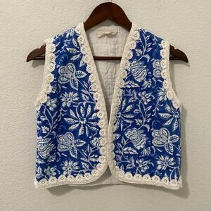 Amranis Blue White Floral Quilted Vest Crochet Trim Boho Cropped Size S